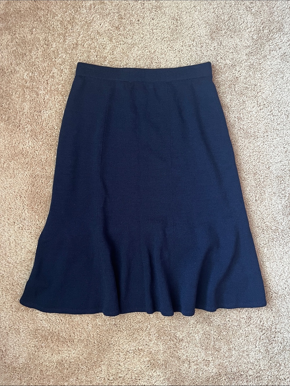 St. John Santana Knit Skirt - Picture 4 of 6